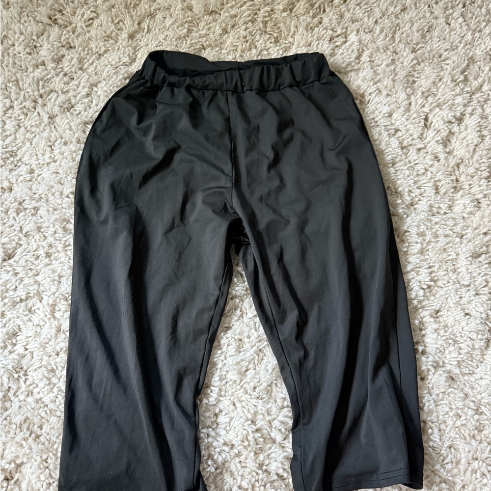 Chic Black workout gym, yoga, biker shorts - Picture 2 of 4